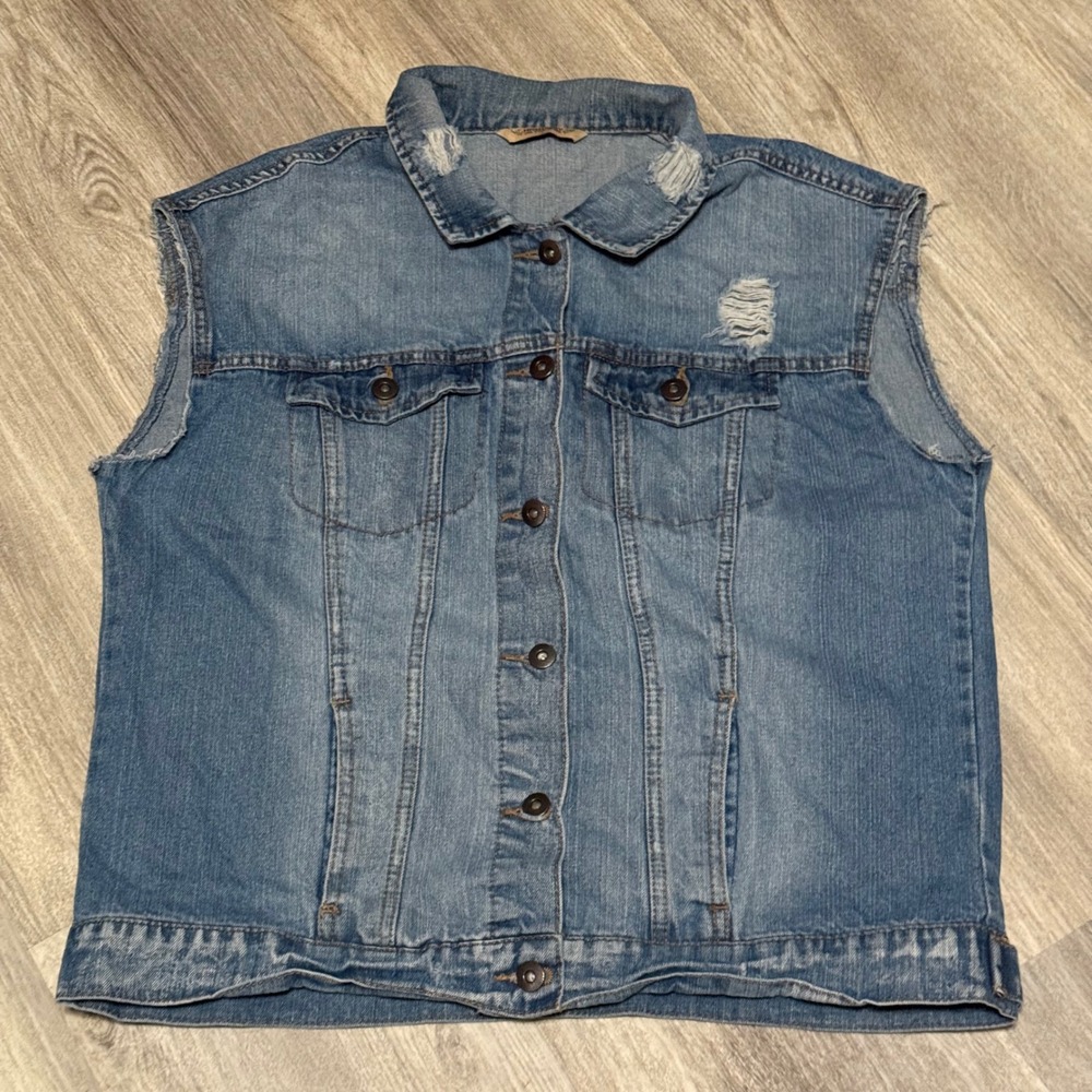 Highway Jeans Denim trucker Vest Distressed Sleeveless Jean Jacket Medium Wash L
